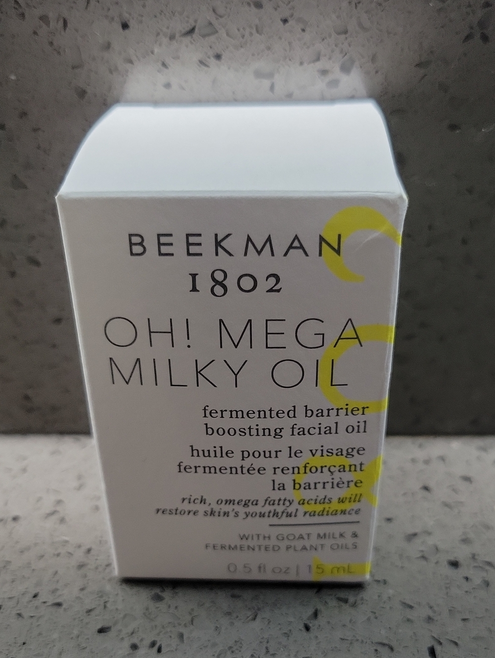 Beekman 1802 Oh! Mega Milky Oil - White with Yellow Accent